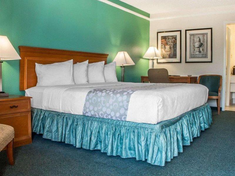Quality Inn Tulsa Central Esterno foto