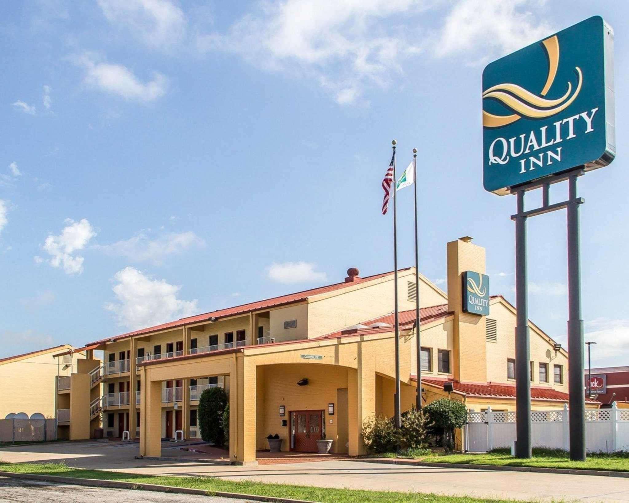 Quality Inn Tulsa Central Esterno foto