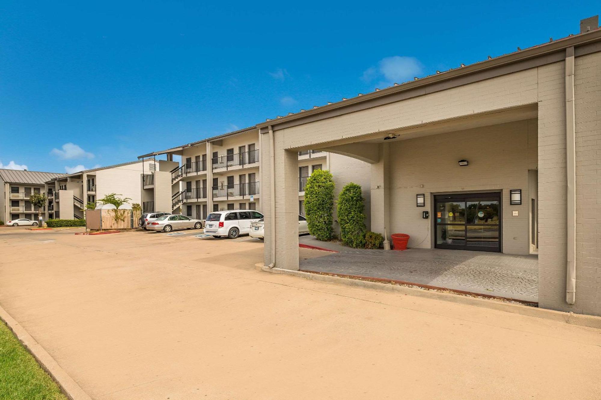 Quality Inn Tulsa Central Esterno foto